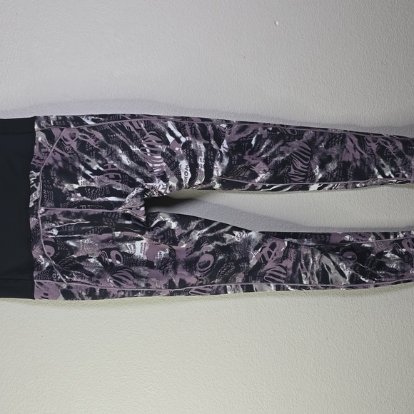 Adidas IWD believe this 2.0 7/8  training tighs multicolor size  medium. - Picture 7 of 9